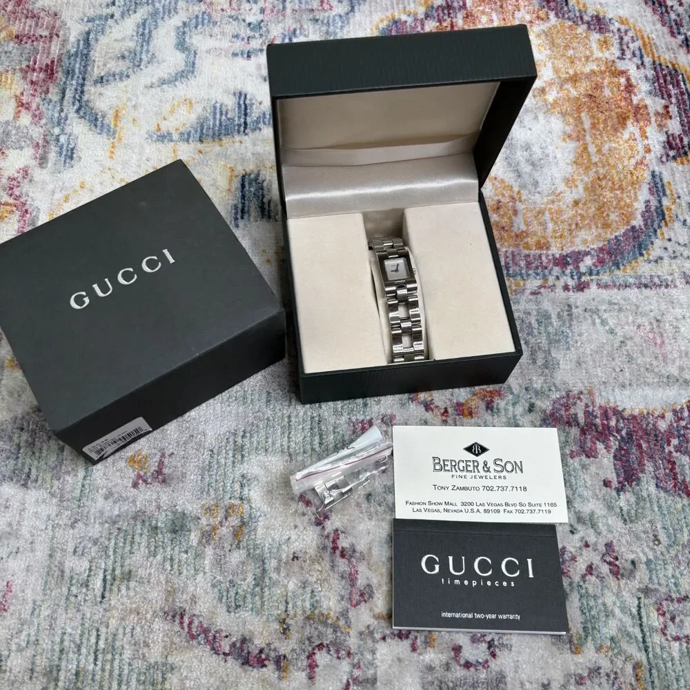 Gucci 2305L Quartz Silver Square Watch